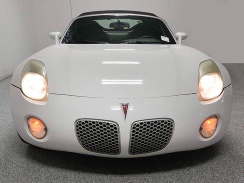 Used 2008 Pontiac Solstice Convertible w/ Preferred Package RWD image 3