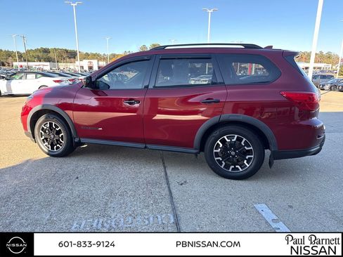 Used 2020 Nissan Pathfinder SL image 9