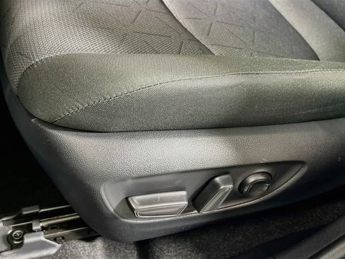 Certified 2025 Toyota RAV4 XLE AWD/4WD image 17