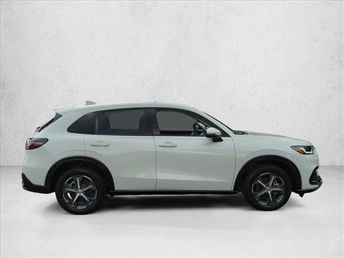 Certified 2025 Honda HR-V EX-L image 4