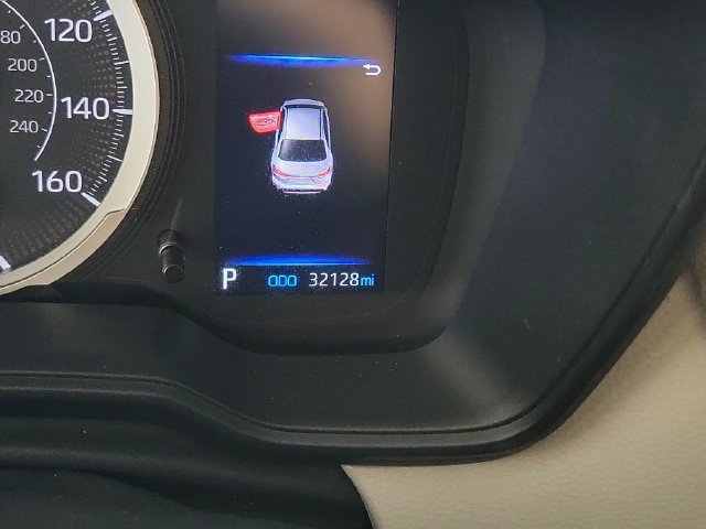 Used 2021 Toyota Corolla LE FWD image 2