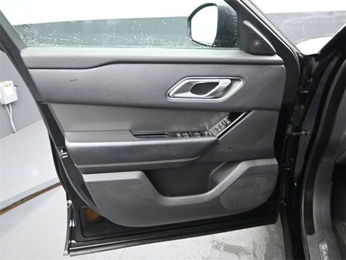 Used 2020 Land Rover Range Rover Velar S image 12