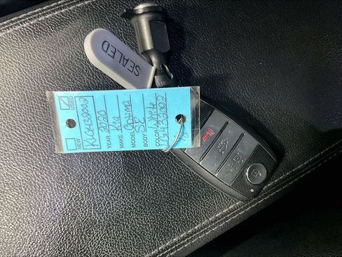 Used 2020 Kia Optima SE image 13