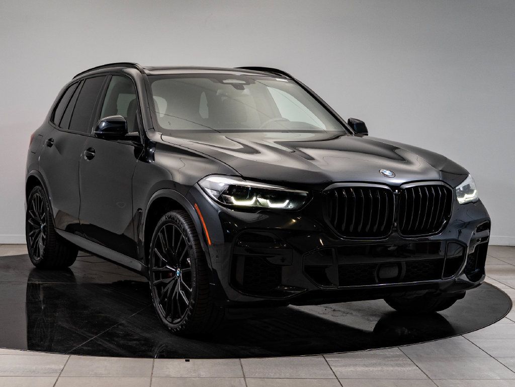 Used 2022 BMW X5 xDrive40i w/ M Sport Package AWD/4WD image 12