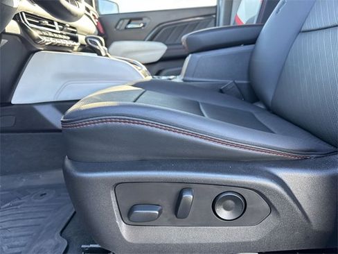 Used 2024 GMC Canyon AT4X image 12