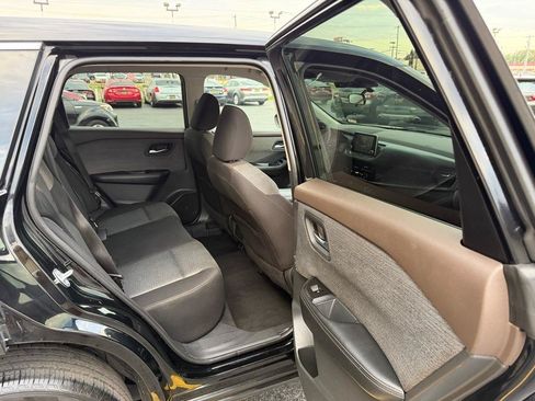Used 2021 Nissan Rogue SV FWD image 8