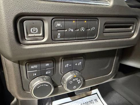 Used 2021 Chevrolet Suburban RST w/ Luxury Package AWD/4WD image 19