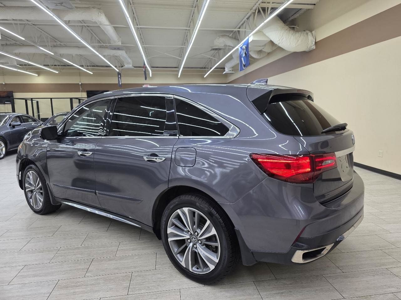 Used 2017 Acura MDX w/ Technology Package AWD/4WD image 8