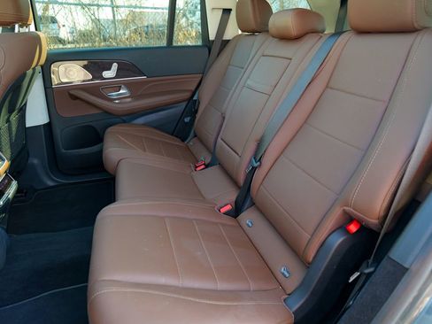 Used 2024 Mercedes-Benz GLS 450 4MATIC image 29