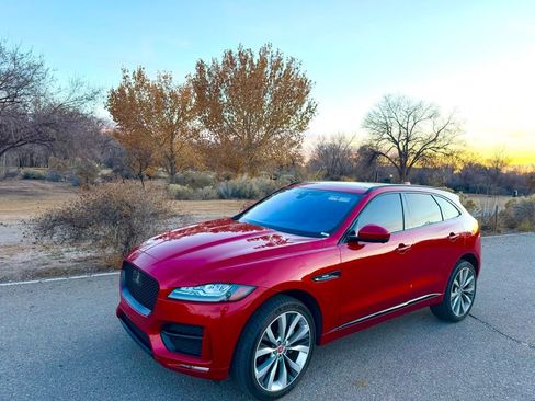 Used 2017 Jaguar F-PACE R-Sport AWD/4WD image 5