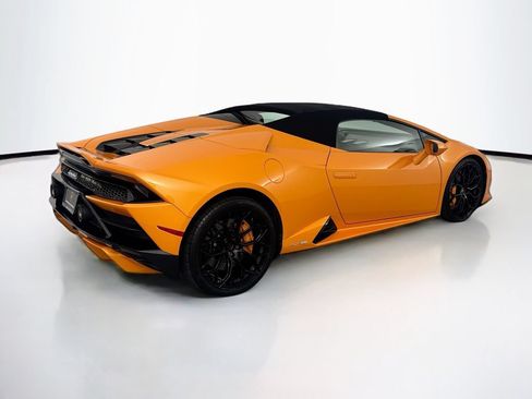 Used 2020 Lamborghini Huracan EVO RWD image 34