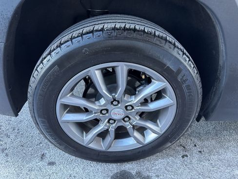 Used 2022 GMC Terrain SLT w/ Infotainment Package II image 11