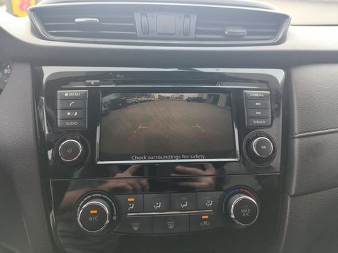 Used 2019 Nissan Rogue S FWD image 24