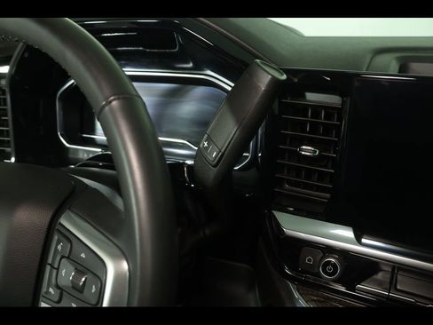 Used 2024 Chevrolet Silverado 2500 LT image 27