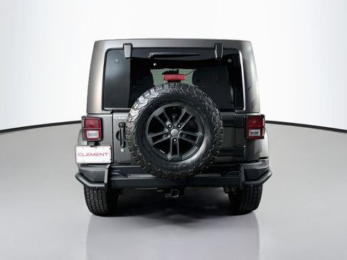 Used 2017 Jeep Wrangler Unlimited Sahara AWD/4WD image 7