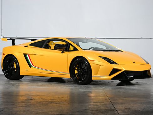 Used 2014 Lamborghini Gallardo LP 570-4 Squadra Corse AWD/4WD image 15