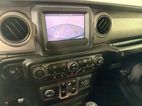 Used 2020 Jeep Wrangler Unlimited Sport S AWD/4WD image 16