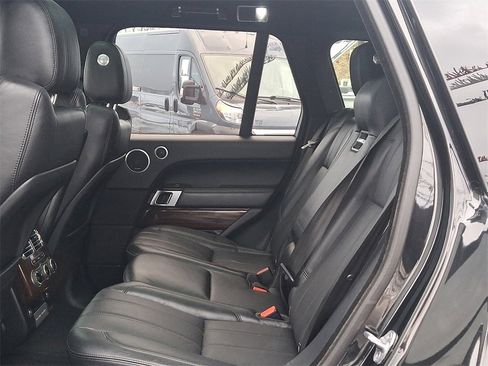 Used 2017 Land Rover Range Rover HSE image 11
