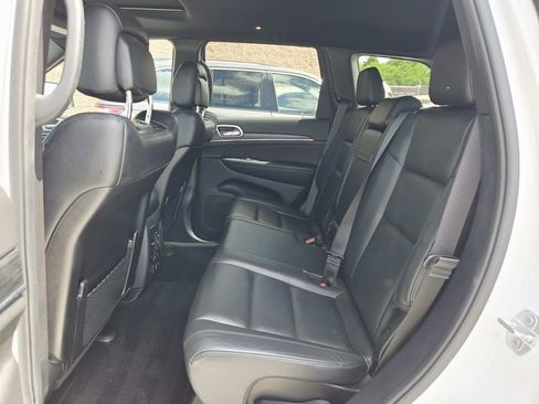 Used 2020 Jeep Grand Cherokee Limited AWD/4WD image 13