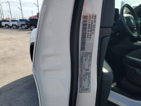 Used 2022 Jeep Grand Cherokee Laredo X image 30