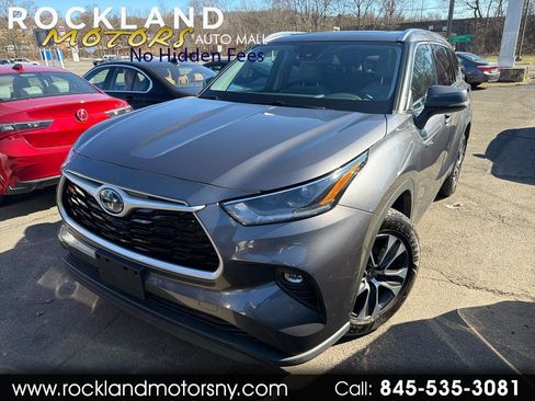 Used 2021 Toyota Highlander XLE image 1