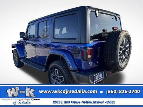 Used 2019 Jeep Wrangler Unlimited Sahara AWD/4WD image 7