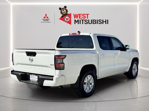 Used 2022 Nissan Frontier SV image 5