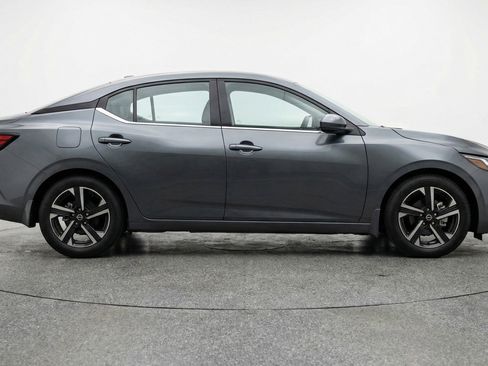 Used 2025 Nissan Sentra SV FWD image 11