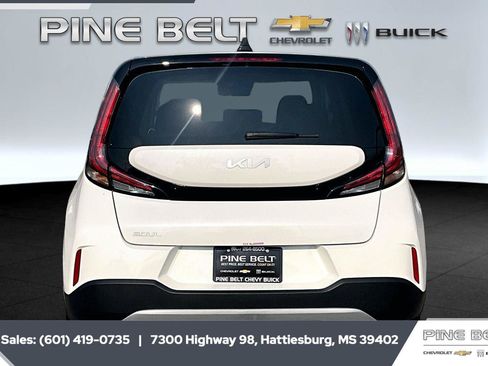 Used 2024 Kia Soul LX FWD image 4