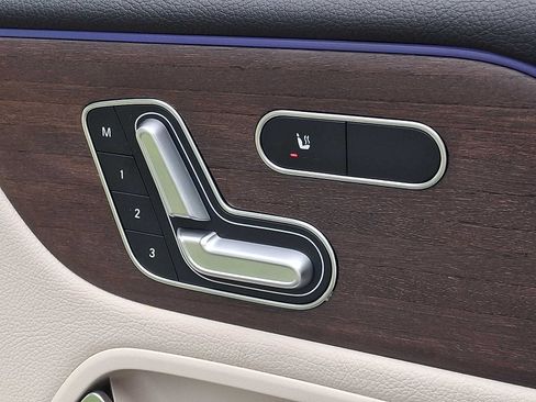 Certified 2023 Mercedes-Benz GLB 250 4MATIC image 23
