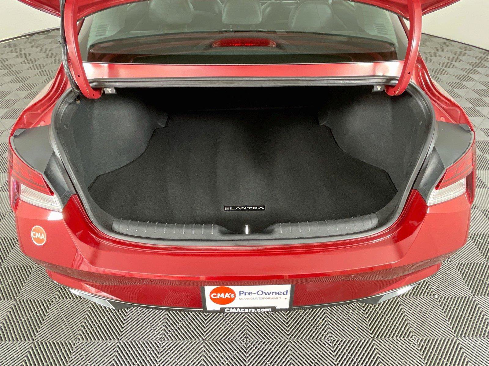 Used 2023 Hyundai Elantra Limited FWD image 29