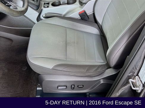 Used 2016 Ford Escape SE image 23