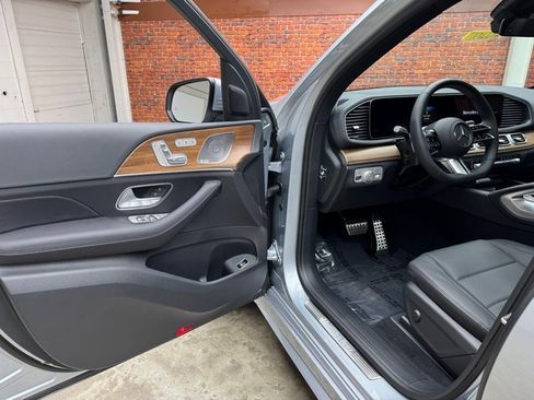 New 2025 Mercedes-Benz GLS 450 4MATIC image 9