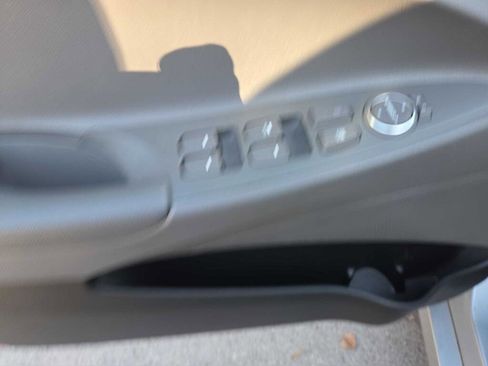 Used 2011 Hyundai Sonata GLS image 16