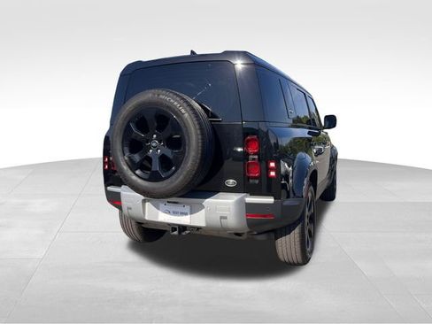 Used 2023 Land Rover Defender 110 SE AWD/4WD image 5