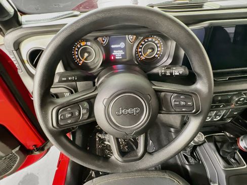 Used 2025 Jeep Wrangler Sport AWD/4WD image 11