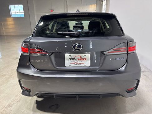 Used 2017 Lexus CT 200h w/ Navigation System Package image 6