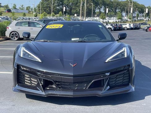 Used 2024 Chevrolet Corvette Z06 RWD image 2