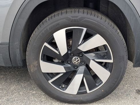 Used 2025 Volkswagen Atlas Cross Sport SE image 27