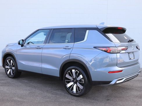 New 2026 Mitsubishi Outlander SE AWD/4WD image 3
