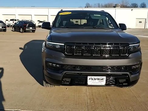 Used 2023 Jeep Grand Wagoneer Series III w/ Quick Order Packagew 28T image 3