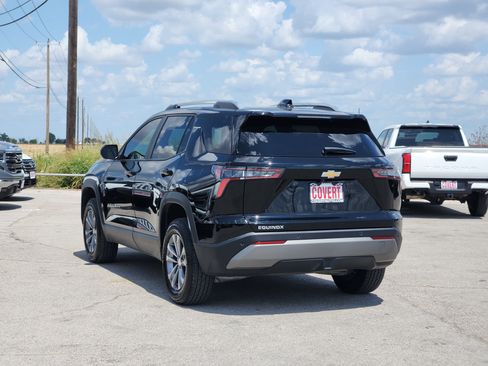 Used 2025 Chevrolet Equinox LT w/ Convenience Package II FWD image 5