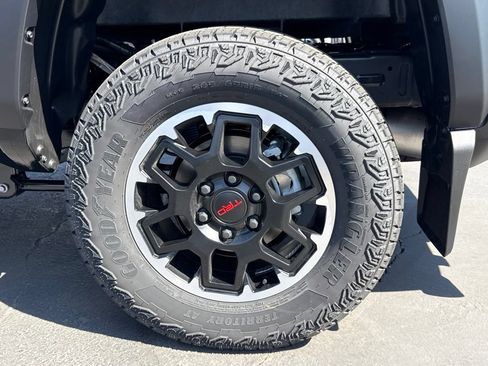 New 2026 Toyota Tacoma TRD Off-Road w/ TRD Off Road Premium Package AWD/4WD image 15