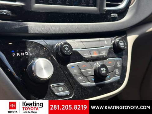 Used 2021 Chrysler Voyager Lxi FWD image 19