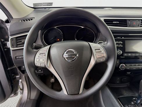 Used 2016 Nissan Rogue SV AWD/4WD image 12
