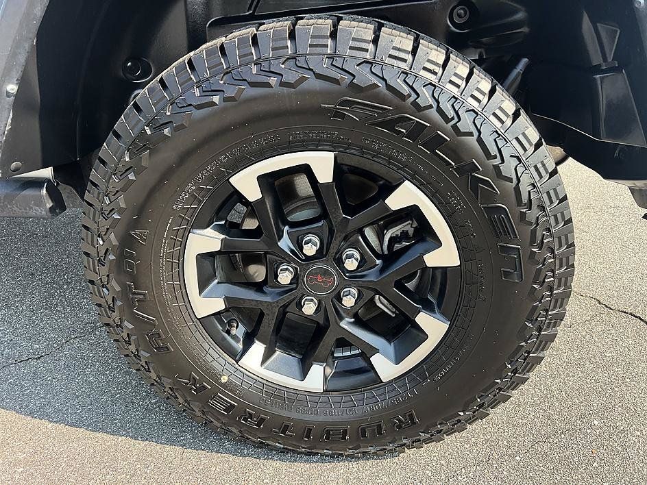 Used 2025 Jeep Wrangler Unlimited Rubicon AWD/4WD image 10