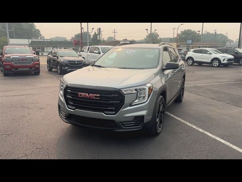 Certified 2023 GMC Terrain SLE w/ Driver Convenience Package FWD image 3