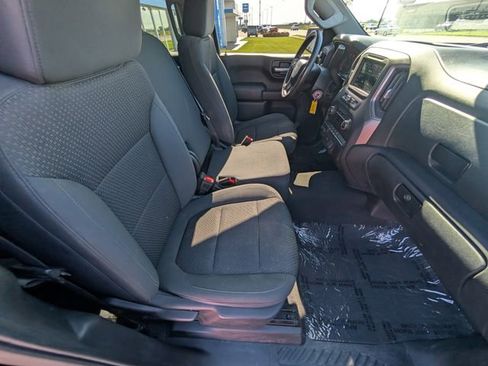Used 2019 Chevrolet Silverado 1500 Custom Trail Boss w/ Custom Convenience Package AWD/4WD image 4