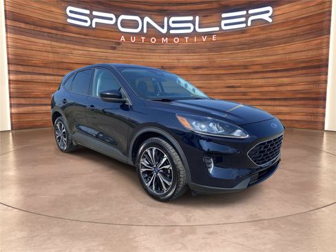 Used 2021 Ford Escape SE w/ SE Sport Appearance Package AWD/4WD image 9