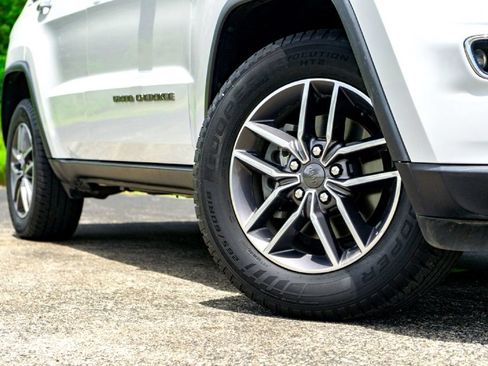 Used 2020 Jeep Grand Cherokee Limited w/ Luxury Group II AWD/4WD image 3